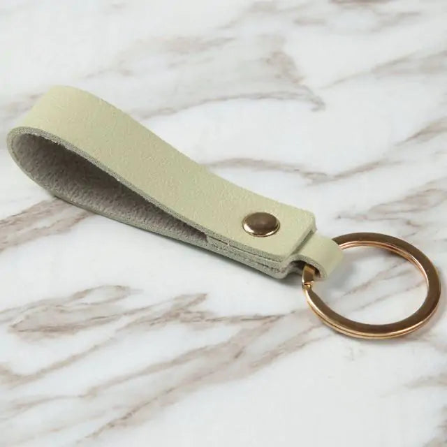 Chic Leather Keychain: Durable Alloy Design for Style & Versatility