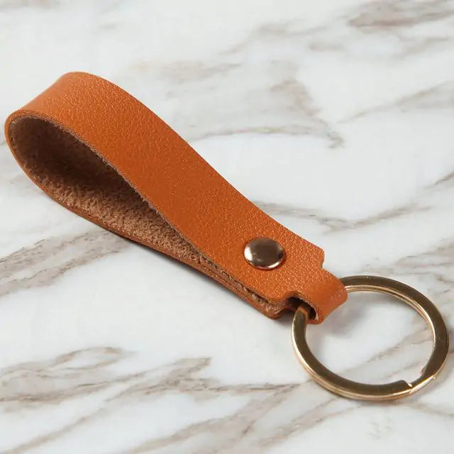 Chic Leather Keychain: Durable Alloy Design for Style & Versatility